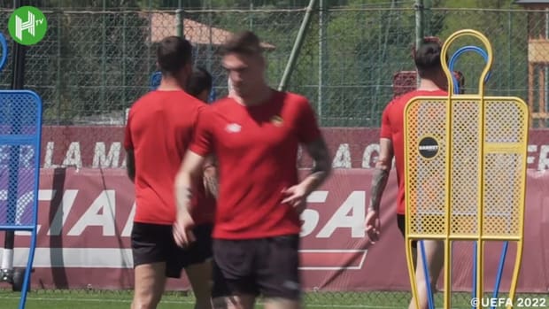 Jose Mourinho leads Roma training before Leicester clash